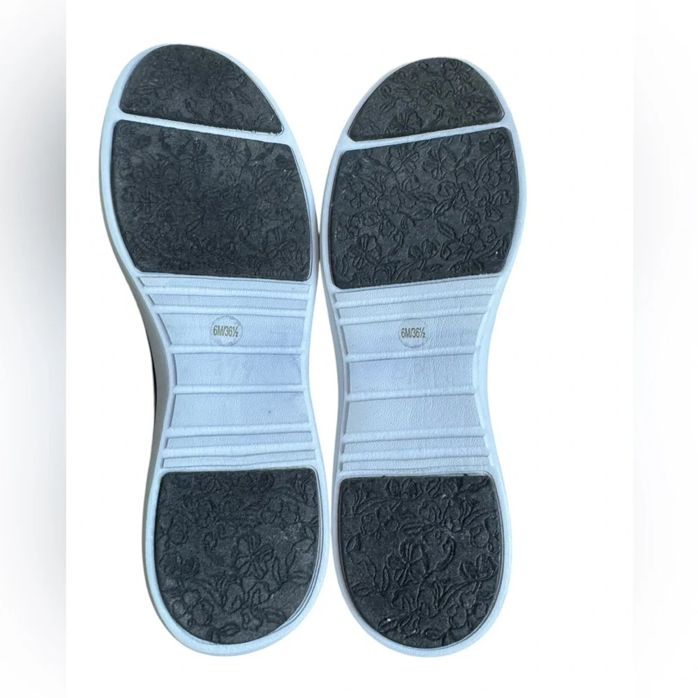 AUBREY LYNN AMELINA SLIP-ON SNEAKER size 6